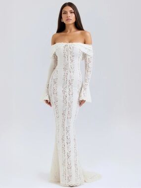 Off-the-Shoulder White Lace Maxi Dress - Elegant Mermaid Silhouette
